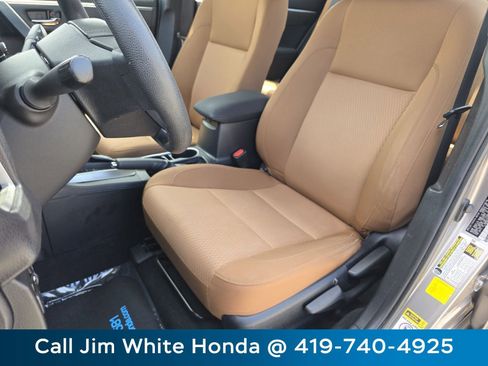 Used 2016 Toyota Corolla LE FWD image 22