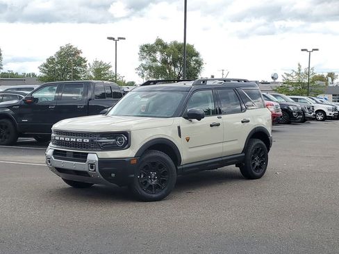 Used 2025 Ford Bronco Sport Badlands image 1