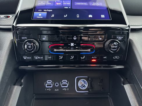 New 2025 Jeep Grand Cherokee Altitude image 22