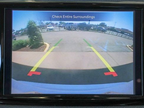 Used 2021 Chrysler Pacifica Touring-L FWD image 16