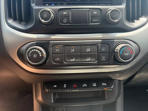 Used 2022 Chevrolet Colorado LT w/ Safety Package AWD/4WD image 27