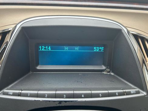 Used 2010 Buick LaCrosse CXL image 23