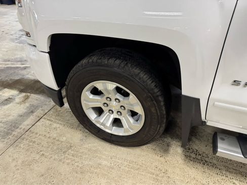 Used 2018 Chevrolet Silverado 1500 LT w/ All Star Edition AWD/4WD image 9