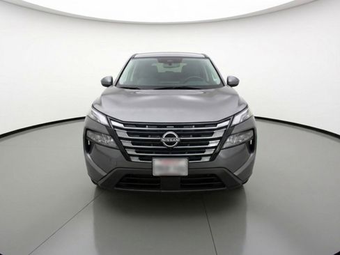 Used 2025 Nissan Rogue SV AWD/4WD image 2