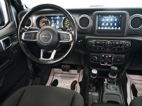 Used 2021 Jeep Wrangler Unlimited Sahara AWD/4WD image 9