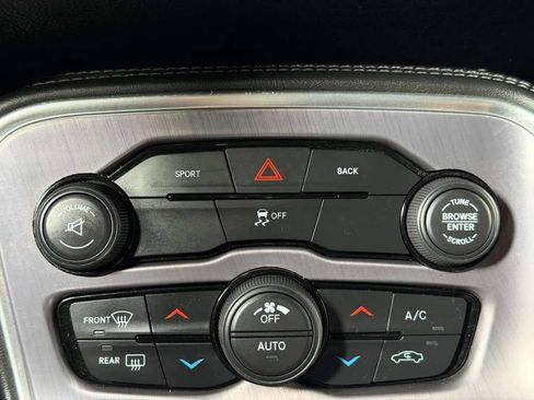 Used 2016 Dodge Challenger R/T w/ Blacktop Package RWD image 28