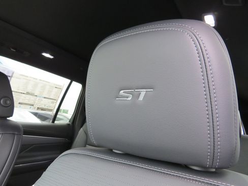 New 2026 Buick Enclave Sport Touring w/ Power Package image 17