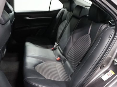 Used 2018 Toyota Camry SE w/ Convenience Package FWD image 28