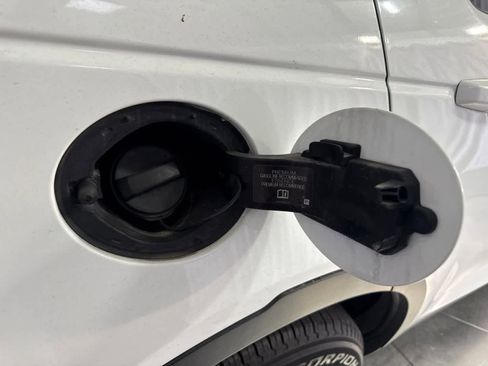 Used 2018 Land Rover Discovery Sport HSE AWD/4WD image 15