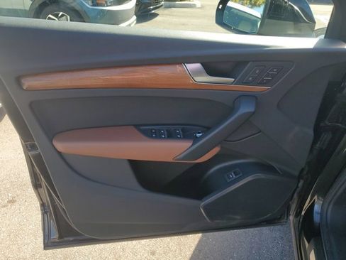 Used 2021 Audi Q5 2.0T Premium w/ Convenience Package image 16