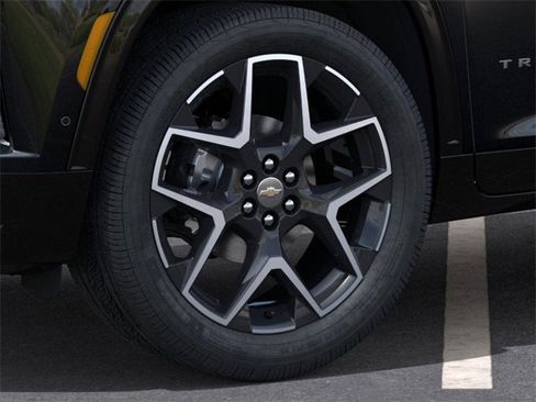 New 2025 Chevrolet Traverse High Country image 9