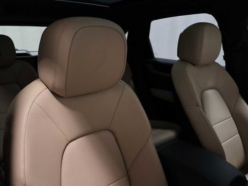 New 2026 Porsche Cayenne AWD/4WD image 21