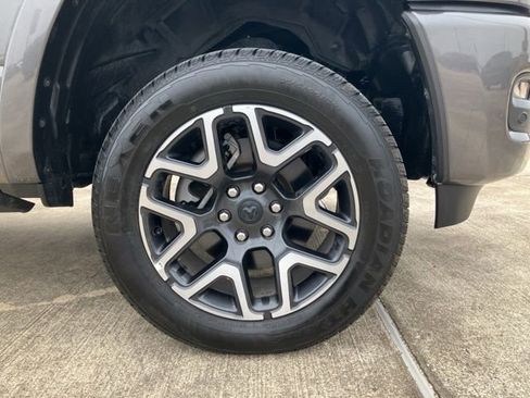 Used 2025 RAM 1500 Laramie image 10