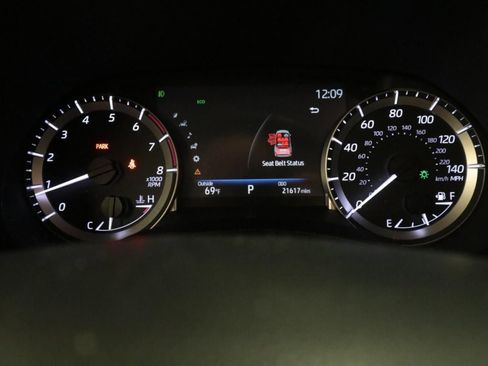 Used 2023 Toyota Highlander LE image 20