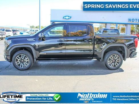 Used 2023 GMC Sierra 1500 AT4 w/ AT4 Preferred Package AWD/4WD image 4