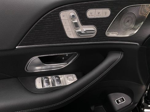 Certified 2025 Mercedes-Benz GLS 450 4MATIC image 35