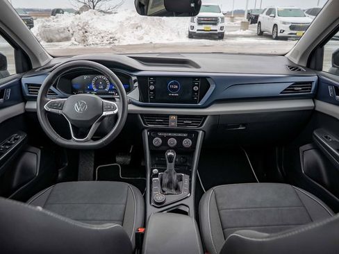 Used 2023 Volkswagen Taos SE image 22