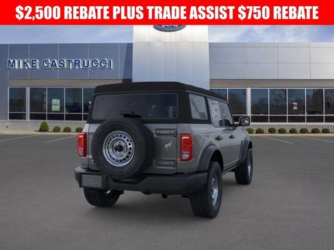 New 2025 Ford Bronco 4-Door image 8