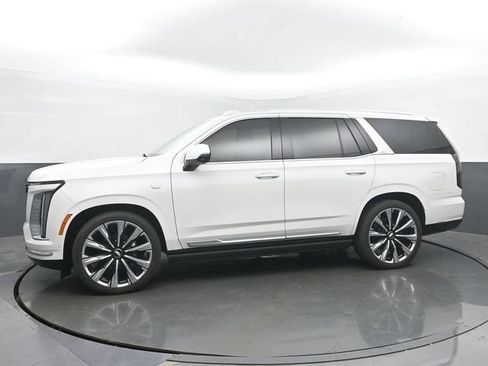 Certified 2025 Cadillac Escalade Premium Luxury Platinum AWD/4WD image 2
