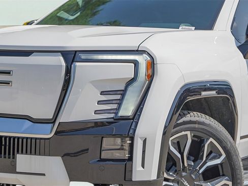 New 2025 GMC Sierra EV Denali image 22