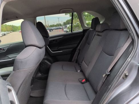Used 2019 Toyota RAV4 LE FWD image 13