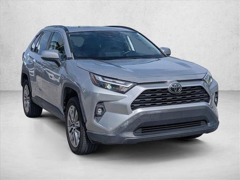 Used 2022 Toyota RAV4 XLE Premium FWD image 3