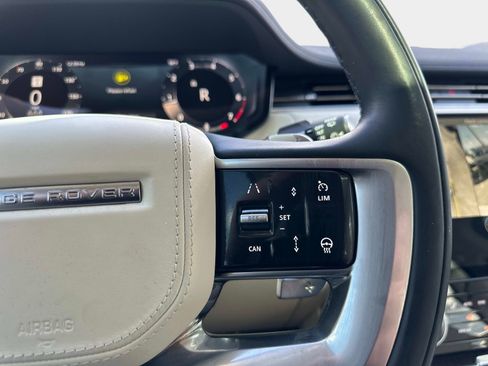 Used 2023 Land Rover Range Rover Long Wheelbase SE image 30
