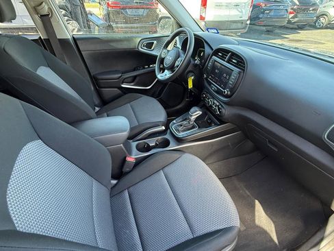 Used 2024 Kia Soul LX w/ Option Group 015 image 11