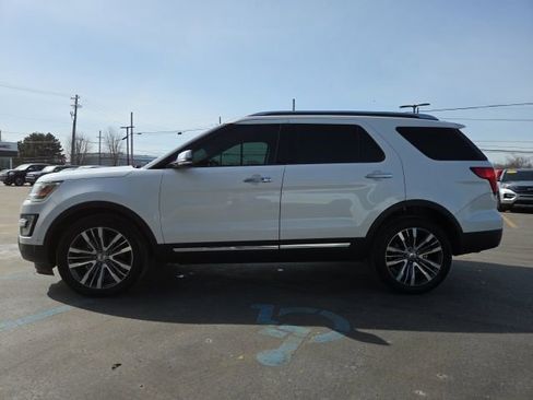Used 2017 Ford Explorer Platinum AWD/4WD image 4