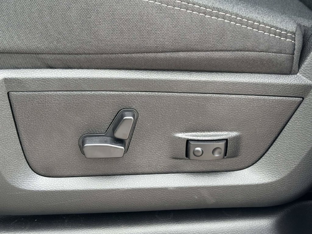 New 2026 RAM 3500 Big Horn AWD/4WD image 28