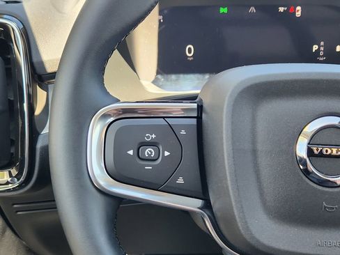 New 2026 Volvo XC40 B5 Core w/ Climate Package AWD/4WD image 17