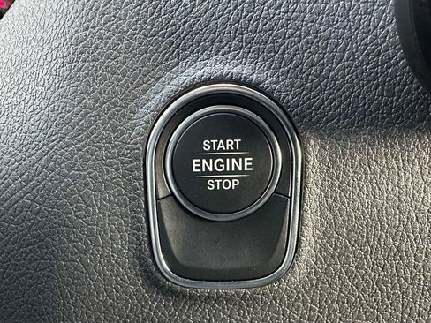 Used 2025 Mercedes-Benz Sprinter 2500 image 35