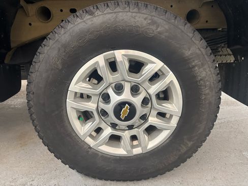 Certified 2025 Chevrolet Silverado 2500 LT w/ Convenience Package image 9