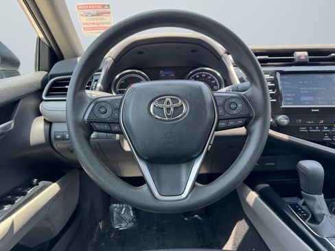 Used 2020 Toyota Camry LE image 12