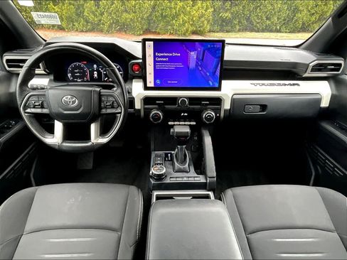 Used 2024 Toyota Tacoma TRD Off-Road image 21