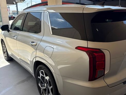 Used 2021 Hyundai Palisade Calligraphy FWD image 4