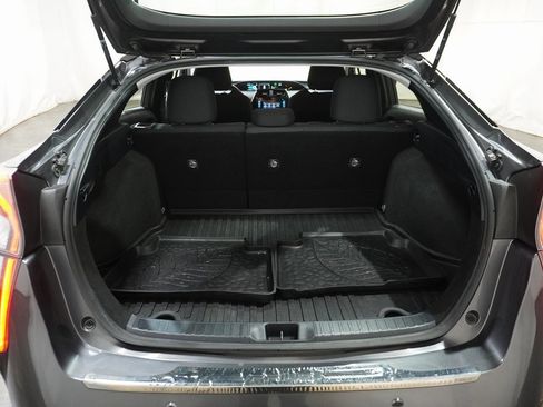 Used 2017 Toyota Prius Four image 6