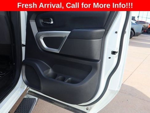 Used 2022 Nissan Titan SV AWD/4WD image 14