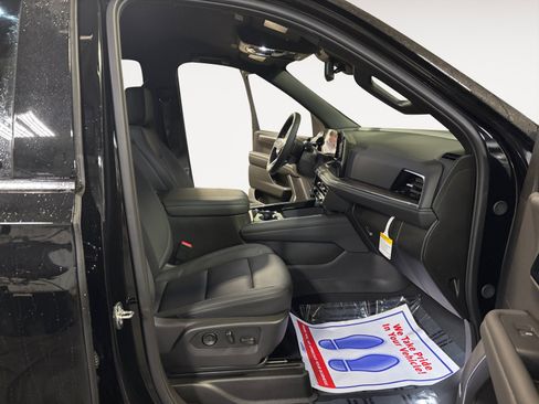 New 2026 Chevrolet Suburban LT w/ Comfort Package image 15