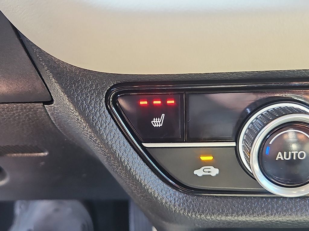 Certified 2025 Honda HR-V EX-L image 17
