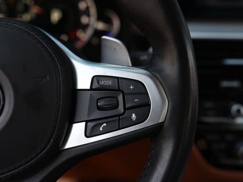 Used 2019 BMW M550i xDrive image 31