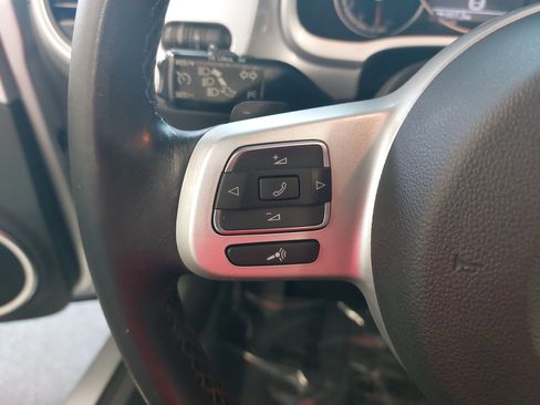 Used 2013 Volkswagen Beetle TDI FWD image 18