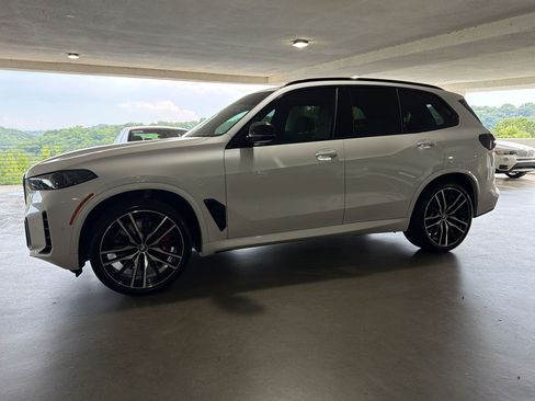 Used 2025 BMW X5 M60i AWD/4WD image 2