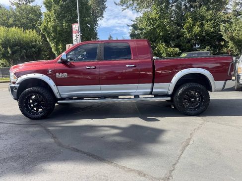 Used 2014 RAM 2500 Laramie w/ Cold Weather Group AWD/4WD image 2