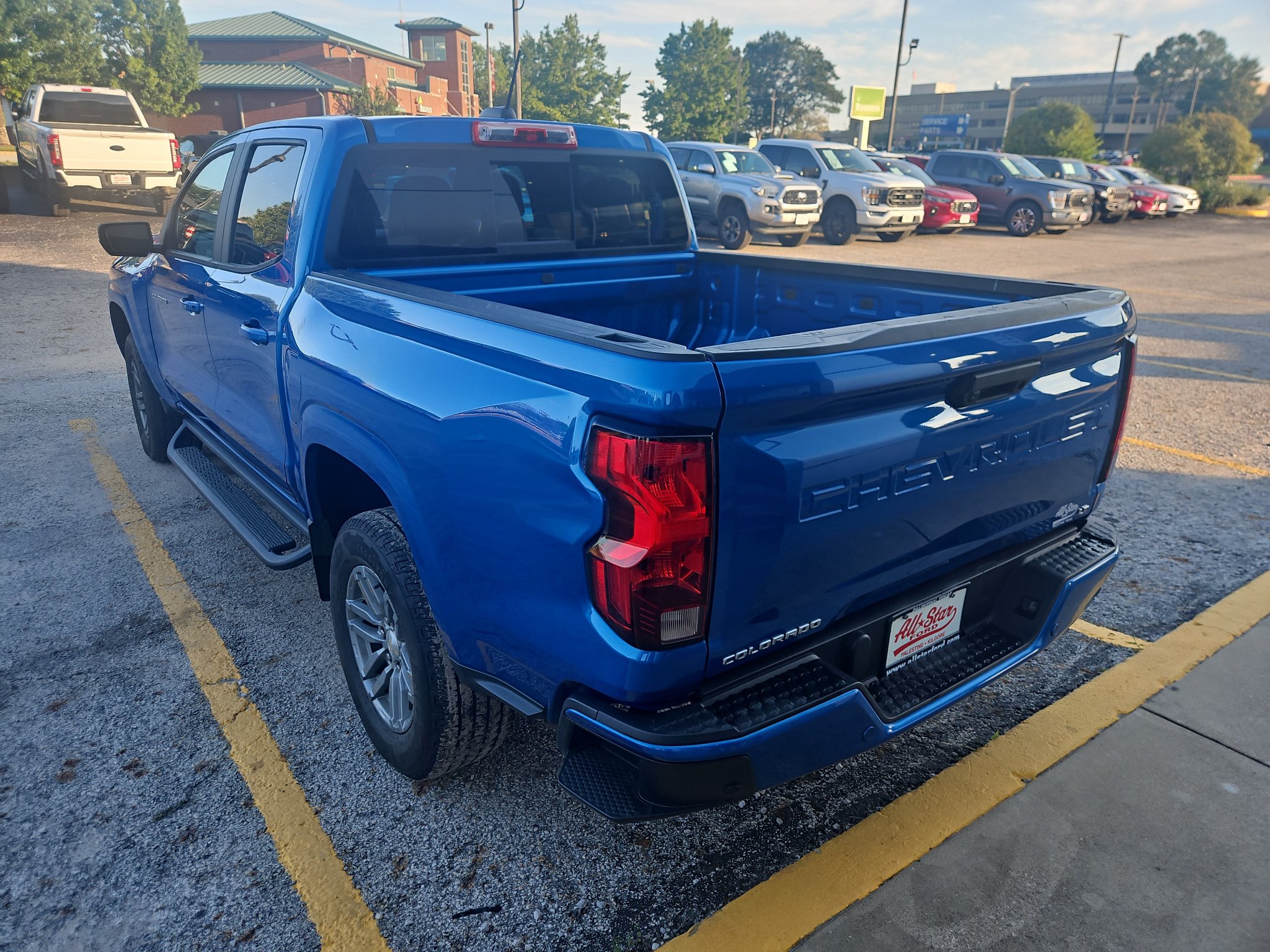 Used 2024 Chevrolet Colorado LT w/ LT Convenience Package RWD image 8