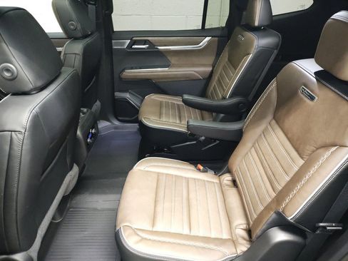 New 2026 GMC Acadia Denali Ultimate w/ LPO, Floor Liner Package image 28