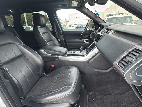 Used 2018 Land Rover Range Rover Sport HSE image 32