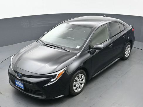 Certified 2023 Toyota Corolla LE image 38