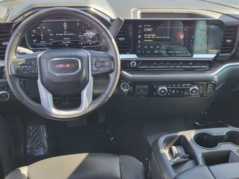 Used 2025 GMC Sierra 1500 SLT AWD/4WD image 6