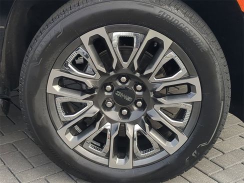 Used 2023 GMC Yukon Denali Ultimate w/ LPO, Floor Liner Package image 12